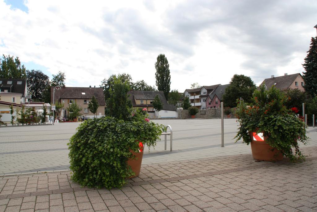Boardinghouse Sinsheim Zentral Am Burgplatz Hostel Exterior photo